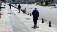 Sultanbeyli'de Sokaklar 65 Yaş Üstü Vatandaşlarla Doldu