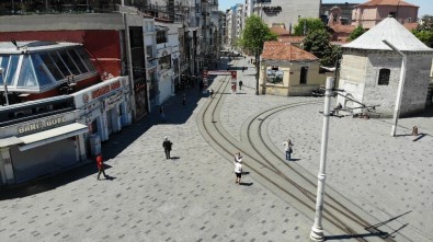 Taksim Meydanı Yaşlılara Kaldı