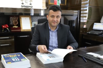 Başkan Doğan'ndan 555 Öğrenciye Soru Bankası