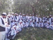 Afganistan'da Taliban, 53 Afgan Askerini Serbest Bıraktı