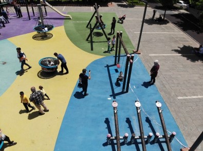 Çocuklar 53 Gün Sonra Parklara Kavuştu