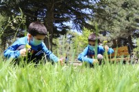 Elazığ'da 5 Yaşındaki İkizler 4 Saatlik İzinde Doyasıya Eğlendi