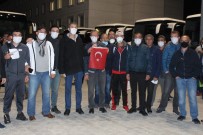 Erzurum'da Karantina Süreci Biten Vatandaşlar Memleketlerine Uğurlandı