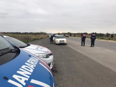 Jandarma, Balıkesir'de Aranan 34 Kişiyi Yakaladı