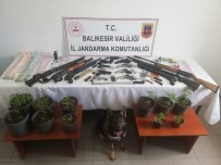 Jandarmadan 18 Adrese Eş Zamanlı Operasyon Açıklaması 15 Gözaltı