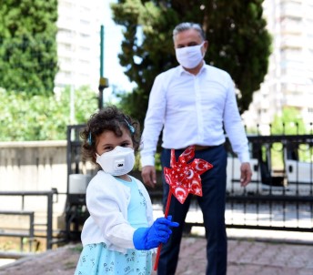 Minik Öykü'den 'Donör Ol' Çağrısı