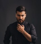 Model Rezan Sinjari'den Mağdur Ailelere Yardım