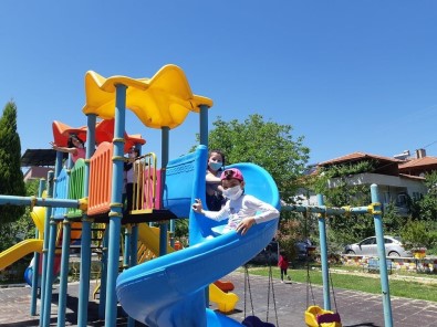 Selendi'de Çocuklar Parklara Akın Etti