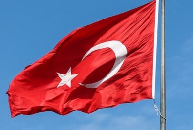 Türk Bayrağını İndiren Zanlı Yakalandı