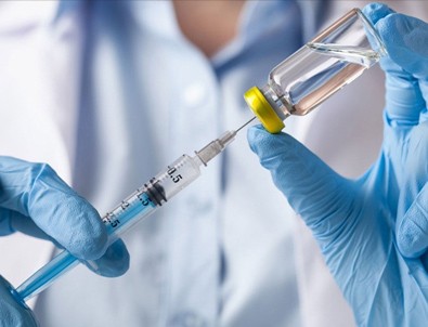 Türk araştırmacı korona aşısı için tarih verdi!