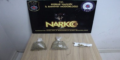 Arabanın Tavan Lambasından Zula Çıktı