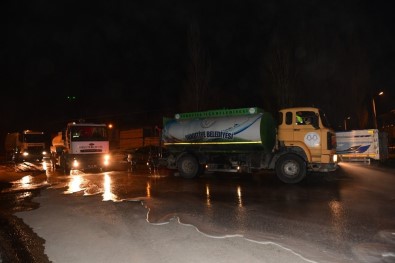 Erzurum'da Cadde Ve Sokaklar Sabunlu Suyla Yıkanıyor