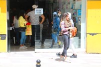 Şanlıurfalı Gençler Kırtasiyelere Akın Etti