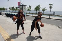 Sokağa Çıkan İkiz Kardeşler Basketbol Oynadı
