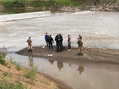 Karasu Nehri'nde Kaybolan Gencin Cansız Bedenine Ulaşıldı