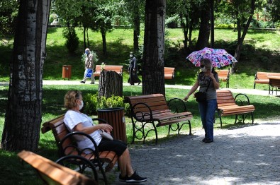 65 Yaş Ve Üstü Vatandaşlar Bu Hafta Da Sokaklarda