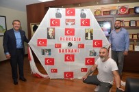 Başkan Çetin'e Sevgisini Dev Uçurtmayla Gösterdi