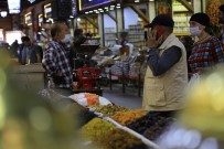 Elazığ'ın 92 Yıllık Kapalı Çarşı'sında En Sakin Bayram Alışverişi