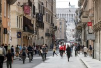 İtalya'da Son 24 Saatte Korona Virüsten 145 Ölüm