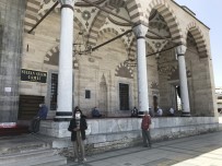 Konya'da 65 Yaş Üzeri Vatandaşlar Camilere Koştu