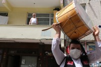 Muhtardan 65 Yaş Üstü Vatandaşlara Davullu Zurnalı Moral