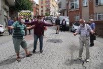 (Özel) Muhtardan 65 Yaş Üstü Vatandaşlara Davullu Zurnalı Moral