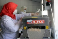 (Özel) 11 Kadın Çiftçi Hem Tarlalarında Üretiyor Hem De Mamul Haline Getiriyor