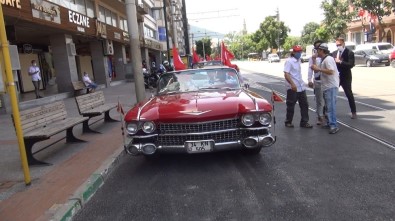 Bursa'da 19 Mayıs Coşkusunu Klasik Otomobillerle Kutladılar