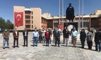 CHP, Atatürk Anıtına Çelenk Bıraktı Haberi
