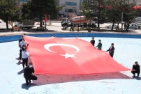 Gençliğin Bayramına Sade Kutlama