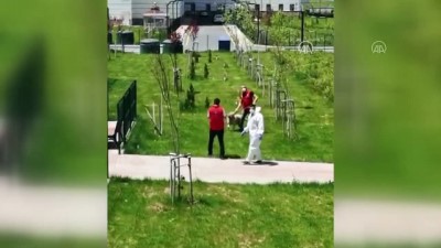 Karantina Sürecini Köpeği 'Zeus' İle Geçiriyor