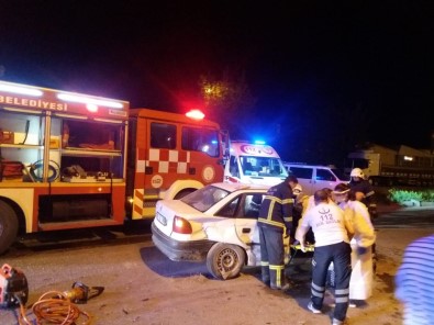 Kütahya'da İki Otomobil Çarpıştı Açıklaması 7 Yaralı