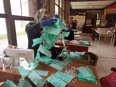 Sağlıkçıların Eşlerinden Maske Desteği