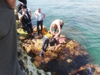 Sırt Çantasına Taş Doldurup Denize Atladı