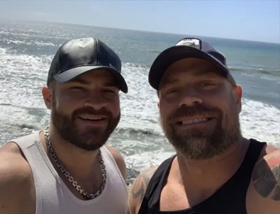 Covid-19 nedeniyle 6 hafta hastanede kalan adam tanınmayacak hale geldi