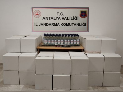 Antalya'da 675 Litre Etil Alkol Ve 81 Adet İçki Aroması Ele Geçirildi