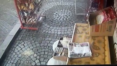 'Cips Hırsızı Kargalar' Kameraya Yakalandı