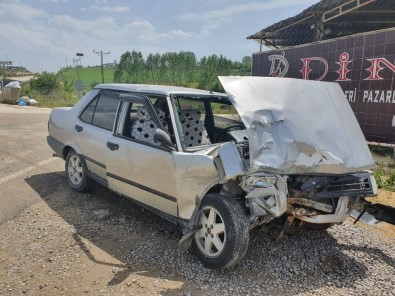 Kastamonu'da İki Otomobil Çarpıştı Açıklaması 3 Yaralı