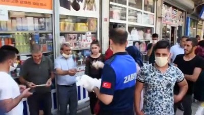 Nusaybin'de Vatandaşlara Ücretsiz Maske Dağıtıldı