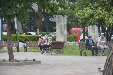 15-20 Yaş Arası Gençler Sokaklara İndi