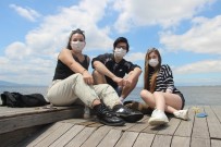 İzmir'de Sahiller Gençlere Kaldı