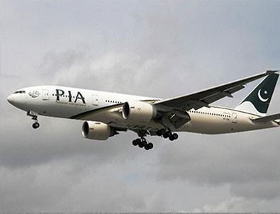 Pakistan'da yolcu uçağı düştü!