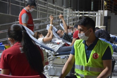 Vefa Sosyal Destek Grubu Görevlileri Kan Bağışı Yaptı