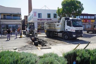 Ayvalık'ta Yağmur Suyu Drenaj Hatları Yenileniyor