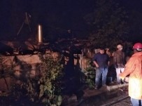 Çavdarhisar'daki Yangında Tek Katlı Ev Ve Ticari Araç Kül Oldu