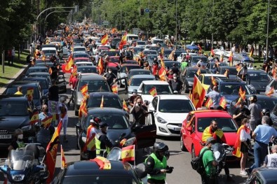 İspanya'da Korona Kısıtlamalarına 'Araçlı' Protesto
