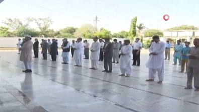 Pakistan'daki Uçak Kazasında Ölenler İçin Cenaze Töreni Düzenlendi