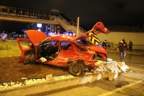 Tır İle Çarpışan Otomobil Hurdaya Döndü Açıklaması 3 Yaralı