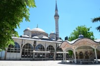 450 Yıllık Sokullu Mehmet Paşa Camii'nde Hüzünlü Bayram