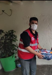 Dicle'de Yetim Ve Öksüz Çocuklara Bayram Hediyesi